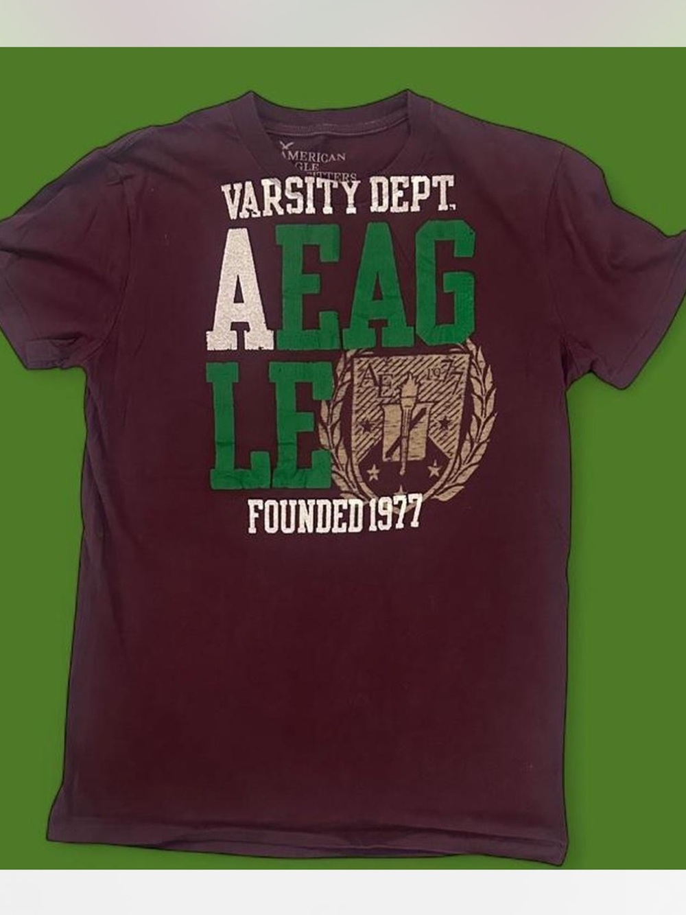 American Eagle Outfitters Men's Graphic Tee - Maroon with Green & White Print